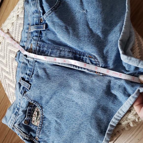 Vintage Manager denim shorts, size 34 - Picture 6 of 10